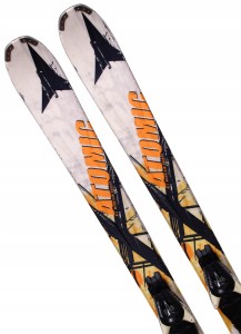 Narty Atomic NOMAD WHITE OUT 157 cm + WIĄZANIA
